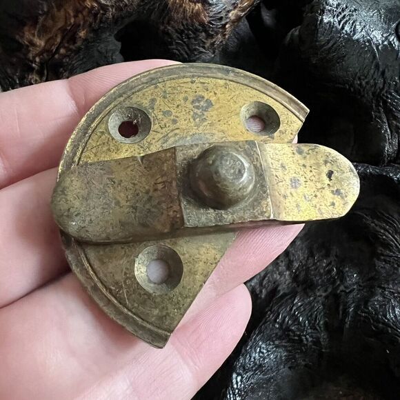 Antique Colonial Era Sand Cast Brass Catch Latch Set of 3 Crescent Shape Swivel - Picture 6 of 12